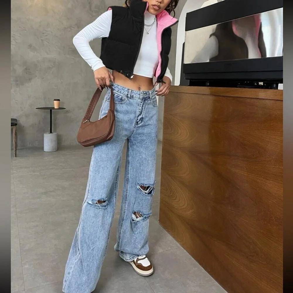 Black zip up reversible drawstring puffer vest - Picture 4 of 5